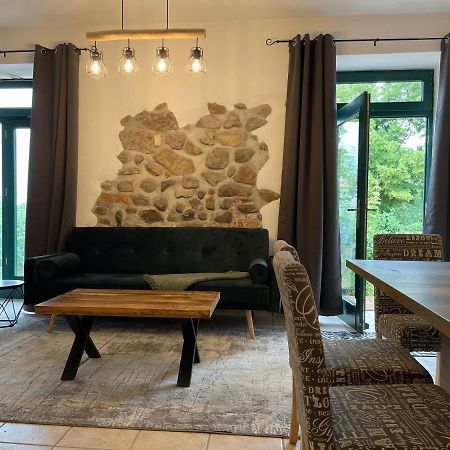 Mitten In Der Natur : Ferienwohnung Mit 3 Schlafzimmern, Neu Eingerichtet Neu Gaarz ภายนอก รูปภาพ