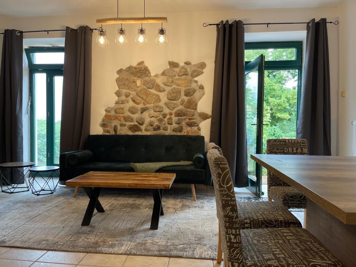 Mitten In Der Natur : Ferienwohnung Mit 3 Schlafzimmern, Neu Eingerichtet Neu Gaarz ภายนอก รูปภาพ